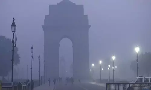 शीत लहर के कारण Delhi में दृश्यता कम रही