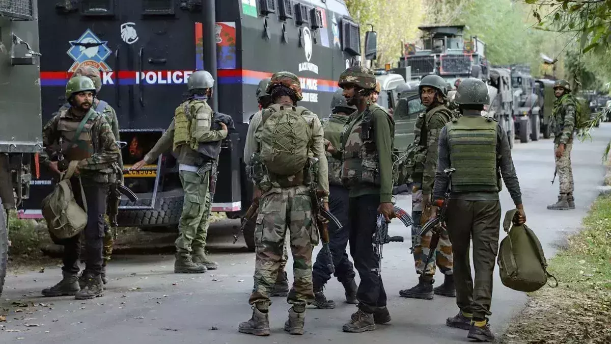 Jammu Kashmir: कुलगाम में तलाशी अभियान के दौरान हुई मुठभेड़ में 5 आतंकी ढेर Jammu Kashmir: कुलगाम में तलाशी अभियान के दौरान हुई मुठभेड़ में 5 आतंकी ढेर