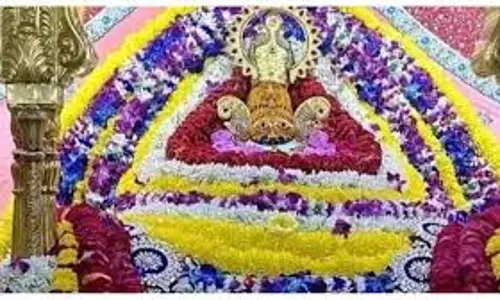 Khatu Shyam Mandir: आखिर किसने करवाया था बाबा खाटू श्याम मंदिर का निर्माण, जानें पौराणिक कथा Khatu Shyam Mandir: आखिर किसने करवाया था बाबा खाटू श्याम मंदिर का निर्माण, जानें पौराणिक कथा