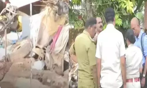 मां के शव को वेन्नाला के पिछवाड़े में गुपचुप दफनाने का प्रयास: बेटा हिरासत में मां के शव को वेन्नाला के पिछवाड़े में गुपचुप दफनाने का प्रयास: बेटा हिरासत में