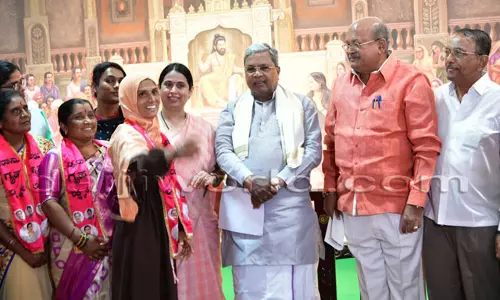 CM Siddaramaiah: गृह लक्ष्मी योजना बंद करने पर कोई चर्चा नही