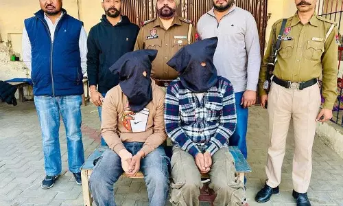 दो लोग गिरफ्तार, हेरोइन जब्त दो लोग गिरफ्तार, हेरोइन जब्त