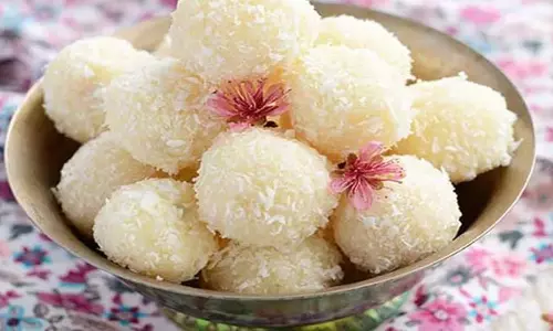 घर पर नारियल के लड्डू बनाने की विधि