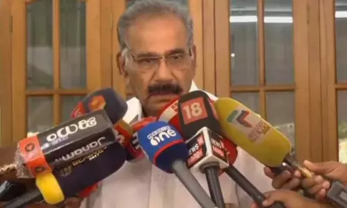 Kerala: ए.के. ससीन्द्रन को मंत्री बनाए रखने का निर्णय लिया Kerala: ए.के. ससीन्द्रन को मंत्री बनाए रखने का निर्णय लिया