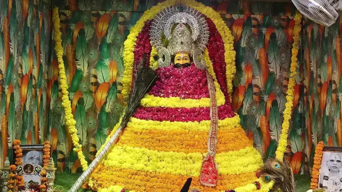 Khatu Shyam Temple: कैसे बर्बरीक बन गए कलयुग के भगवान खाटू श्याम? जाने रोचक कथा Khatu Shyam Temple: कैसे बर्बरीक बन गए कलयुग के भगवान खाटू श्याम? जाने रोचक कथा