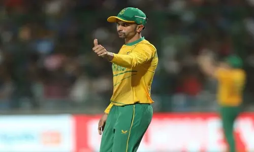 Keshav Maharaj पाकिस्तान के खिलाफ शेष वनडे मैचों से बाहर Keshav Maharaj पाकिस्तान के खिलाफ शेष वनडे मैचों से बाहर