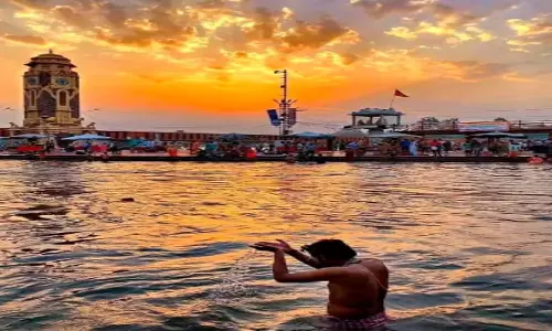 महाकुंभ में जाएं तो वहां से ये चीजें जरूर घर लेकर आए महाकुंभ में जाएं तो वहां से ये चीजें जरूर घर लेकर आए