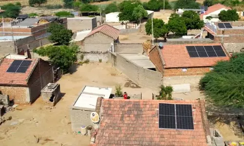 Gujarat का मसाली भारत-पाक सीमा क्षेत्र बनासकांठा में भारत का पहला सौर गांव बना