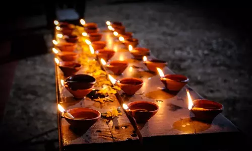 सोमवती अमावस्या पर इन स्थानों पर जलाएं दीपक सोमवती अमावस्या पर इन स्थानों पर जलाएं दीपक