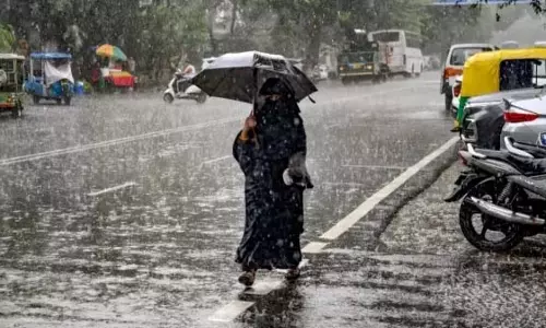 Andhra की ओर बढ़े बादल..चेन्नई में हल्की बारिश: मौसम अपडेट Andhra की ओर बढ़े बादल..चेन्नई में हल्की बारिश: मौसम अपडेट