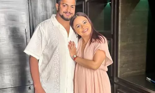 Devoleena Bhattacharjee, शहनाज़ शेख ने अपने पहले बच्चे के जन्म की घोषणा की Devoleena Bhattacharjee, शहनाज़ शेख ने अपने पहले बच्चे के जन्म की घोषणा की