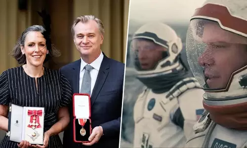 Christopher Nolan और उनकी पत्नी को किंग चार्ल्स द्वारा नाइटहुड की उपाधि से सम्मानित किया गया Christopher Nolan और उनकी पत्नी को किंग चार्ल्स द्वारा नाइटहुड की उपाधि से सम्मानित किया गया