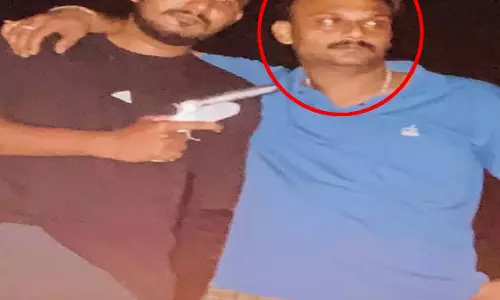 Raipur Breaking: फरार बदमाश अभिषेक सिंह ने वीडियो बनाकर युवकों को पीटा, देखें VIDEO...