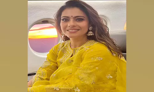 Kajol खूबसूरत पीले रंग की पोशाक में सूर्यास्त के साथ