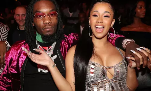 Cardi B ने ऑफ़सेट पर निशाना साधा, तलाक पर रोक लगाने की मांग की