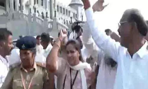 कर्नाटक की मंत्री के खिलाफ अपमानजनक टिप्पणी करने पर BJP के CT रवि के खिलाफ मामला दर्ज कर्नाटक की मंत्री के खिलाफ अपमानजनक टिप्पणी करने पर BJP के CT रवि के खिलाफ मामला दर्ज