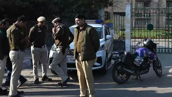 Delhi पुलिस ने बलात्कार के आरोपी को गुजरात से पकड़ा