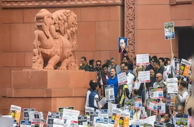 New Delhi:  सांसद अब संसद के किसी भी गेट पर विरोध-प्रदर्शन नहीं कर सकेंगे