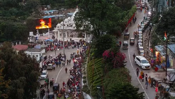 Katra: जम्मू के कटरा में शटल सेवा शुरू हुई