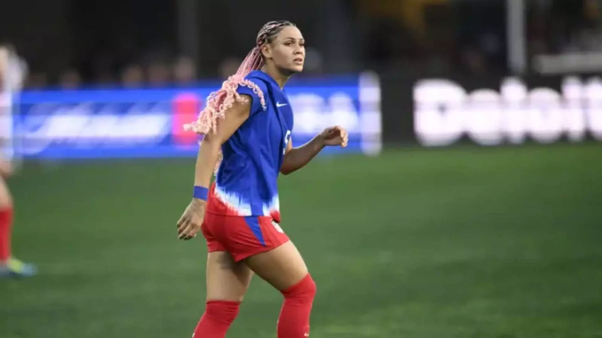 US Womens Team की स्टार ट्रिनिटी रोडमैन का पिता से रिश्ता तनावपूर्ण US Womens Team की स्टार ट्रिनिटी रोडमैन का पिता से रिश्ता तनावपूर्ण