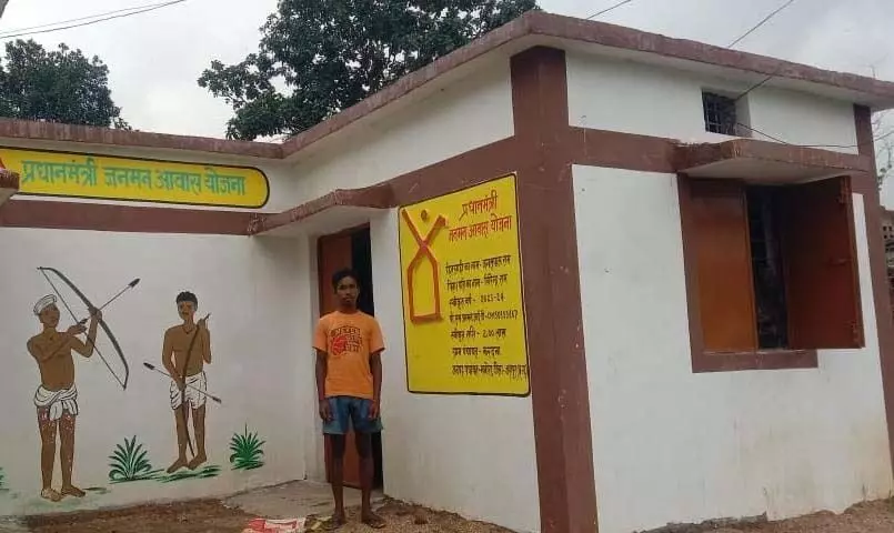 विशेष पिछड़ी जनजाति पहाड़ी कोरवा जगतपाल को मिला अपना खुद का पक्का मकान