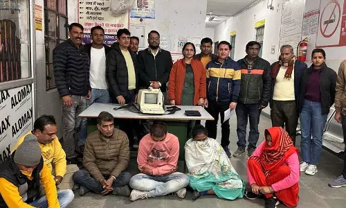 UP लिंग-निर्धारण परीक्षण का गढ़ बना, इस साल 20 रैकेट का भंडाफोड़ हुआ UP लिंग-निर्धारण परीक्षण का गढ़ बना, इस साल 20 रैकेट का भंडाफोड़ हुआ
