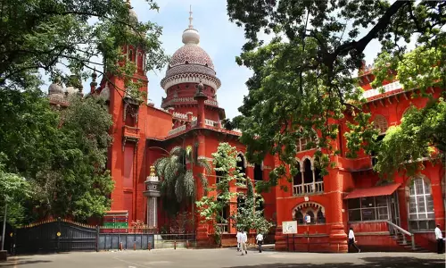 Tamil Nadu: मद्रास उच्च न्यायालय ने संविधान में बदलाव के खिलाफ याचिका खारिज की Tamil Nadu: मद्रास उच्च न्यायालय ने संविधान में बदलाव के खिलाफ याचिका खारिज की