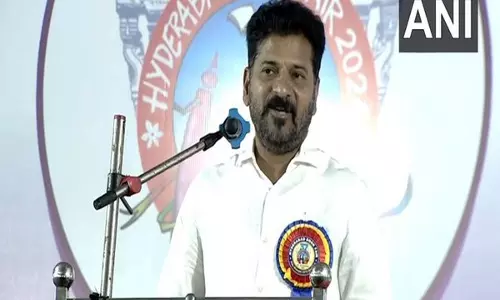 Telangana CM ने हैदराबाद पुस्तक मेले का उद्घाटन किया