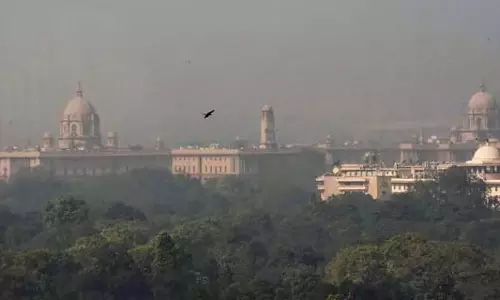 राजधानी की वायु गुणवत्ता 451 पर गिरकर ‘गंभीर प्लस’ पर पहुंची राजधानी की वायु गुणवत्ता 451 पर गिरकर ‘गंभीर प्लस’ पर पहुंची