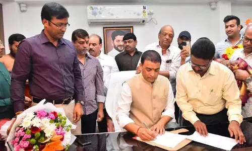 Producer दिल राजू ने तेलंगाना फिल्म विकास निगम के अध्यक्ष का पदभार संभाला