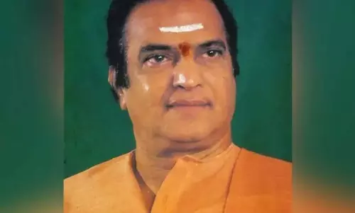 हैदराबाद में लगेगी NTR की 100 फीट ऊंची प्रतिमा हैदराबाद में लगेगी NTR की 100 फीट ऊंची प्रतिमा