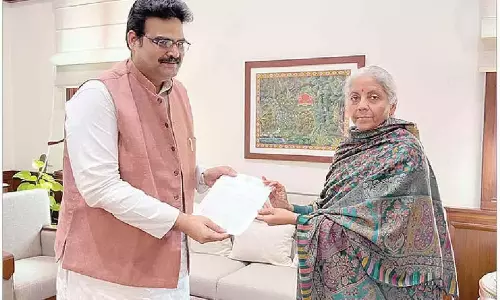 Andhra: भाजपा ने स्वर्णआंध्र हासिल करने के लिए केंद्र से सहयोग मांगा Andhra: भाजपा ने स्वर्णआंध्र हासिल करने के लिए केंद्र से सहयोग मांगा