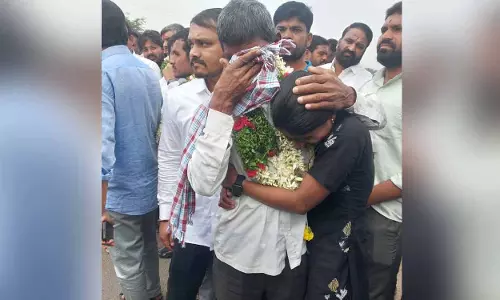 Lagacherla के किसान जेल से रिहा, झूठे मामलों के लिए सरकार की आलोचना Lagacherla के किसान जेल से रिहा, झूठे मामलों के लिए सरकार की आलोचना