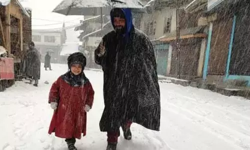 J-K: कश्मीर में शीतलहर का प्रकोप J-K: कश्मीर में शीतलहर का प्रकोप