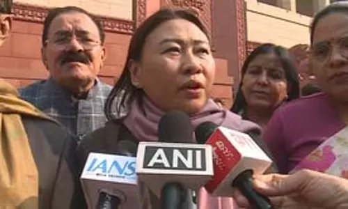 Delhi महिला सांसद ने राहुल गांधी के खिलाफ राज्यसभा अध्यक्ष से शिकायत की Delhi महिला सांसद ने राहुल गांधी के खिलाफ राज्यसभा अध्यक्ष से शिकायत की