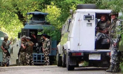 कुलगाम मुठभेड़ में हिज्बुल कमांडर समेत 5 आतंकवादी मारे गए: Police कुलगाम मुठभेड़ में हिज्बुल कमांडर समेत 5 आतंकवादी मारे गए: Police