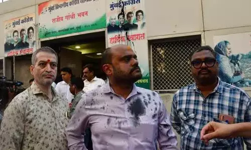 BJP कार्यकर्ताओं ने कांग्रेस के मुंबई कार्यालय में तोड़फोड़ की