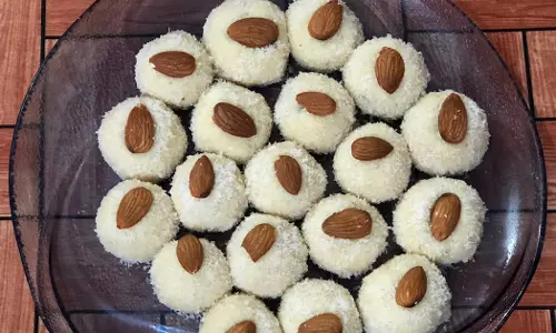 नारियल पनीर लड्डू रेसिपी