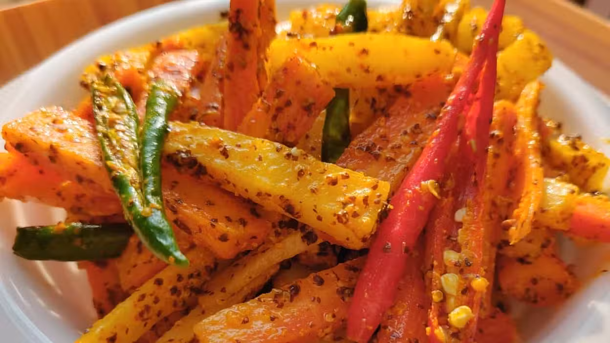 घर पर बना रहे Radish pickle तो इन बातों का रखें ध्यान घर पर बना रहे Radish pickle तो इन बातों का रखें ध्यान
