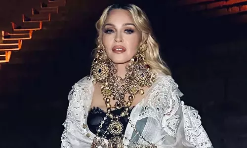 Becoming Madonna के ट्रेलर ने पॉप की रानी की अनकही कहानी को उजागर किया