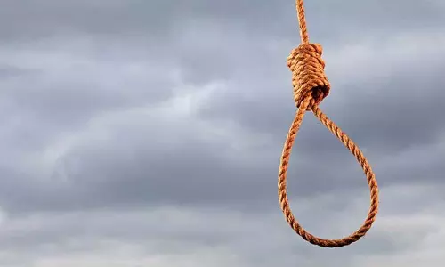 इडुक्की के एक व्यक्ति ने बैंक के सामने फांसी लगा ली