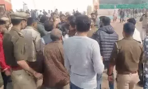 पंडित प्रदीप मिश्रा की कथा के दौरान भगदड़, मचा हड़कंप