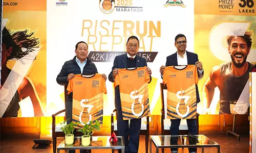 Golden Pagoda Marathon ने 2025 में अपने उद्घाटन संस्करण के लिए जर्सी का अनावरण किया Golden Pagoda Marathon ने 2025 में अपने उद्घाटन संस्करण के लिए जर्सी का अनावरण किया