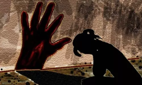Indore: शादी का झांसा देकर युवती से रेप धर्म परिवर्तन का बना रहा दबाव Indore: शादी का झांसा देकर युवती से रेप धर्म परिवर्तन का बना रहा दबाव