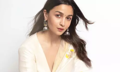 आलिया भट्ट की चमकती त्वचा का राज है मुल्तानी मिट्टी आलिया भट्ट की चमकती त्वचा का राज है मुल्तानी मिट्टी