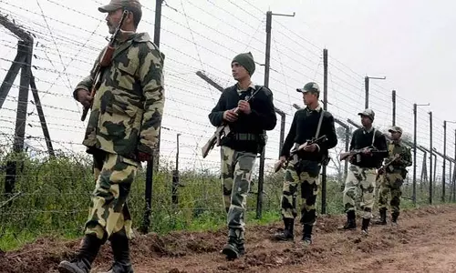 BSF ने अजनाला गांव से तस्कर को ड्रग मनी और पिस्तौल के साथ गिरफ्तार किया