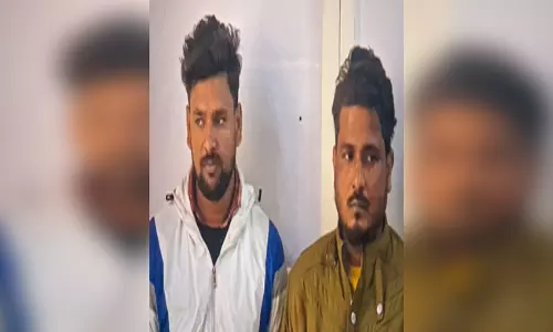 विदेश में नौकरी दिलाने के नाम पर लाखों की ठगी करने वाले दो गिरफ्तार विदेश में नौकरी दिलाने के नाम पर लाखों की ठगी करने वाले दो गिरफ्तार
