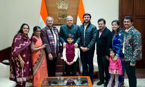 उपराष्ट्रपति जगदीप धनखड़ से सपरिवार सांसद बृजमोहन अग्रवाल ने की मुलाकात उपराष्ट्रपति जगदीप धनखड़ से सपरिवार सांसद बृजमोहन अग्रवाल ने की मुलाकात