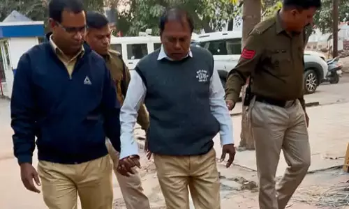 जमीन बिक्री में फर्जीवाड़ा करने वाला गिरफ्तार, तीन फरार