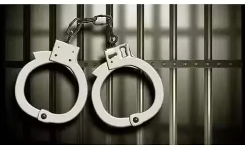 Haryana : छापेमारी के दौरान ड्रग तस्करी रैकेट का सरगना गिरफ्तार Haryana : छापेमारी के दौरान ड्रग तस्करी रैकेट का सरगना गिरफ्तार